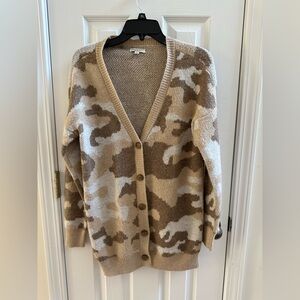 Gently Worn Lucky Brand Camouflage Patterned Women's Sweater
